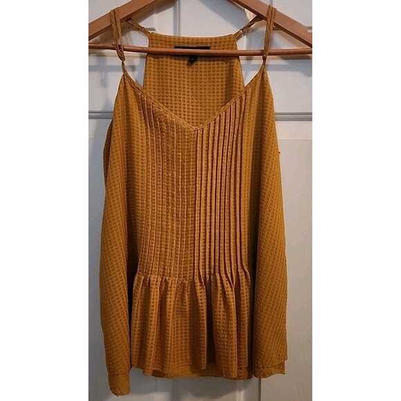 Sanctuary Gold Tanks Babydoll Pleats Size Medium Sleeveless Minamalist Basic Top - Picture 1 of 6